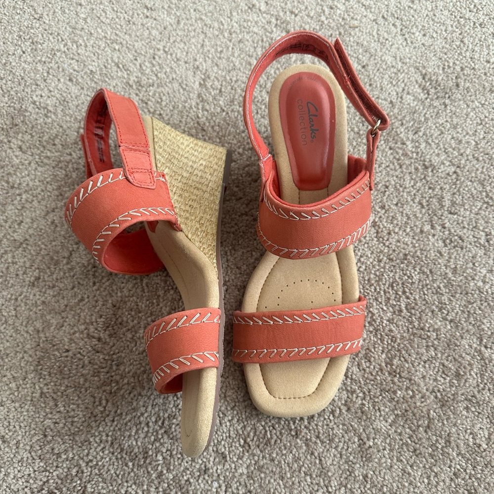 NWOTS- Clarks Kyarra Rose Wedge Sandals